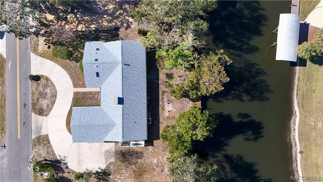 11929 W Riverhaven Drive, Homosassa, FL 34448