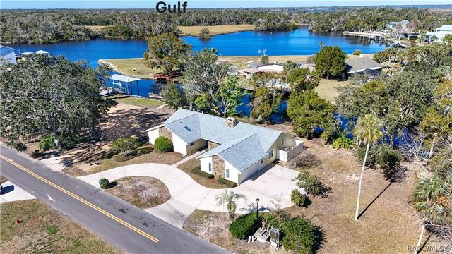 11929 W Riverhaven Drive, Homosassa, FL 34448