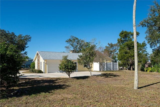 11929 W Riverhaven Drive, Homosassa, FL 34448