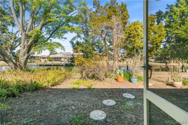 11929 W Riverhaven Drive, Homosassa, FL 34448