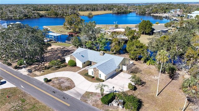 11929 W Riverhaven Drive, Homosassa, FL 34448
