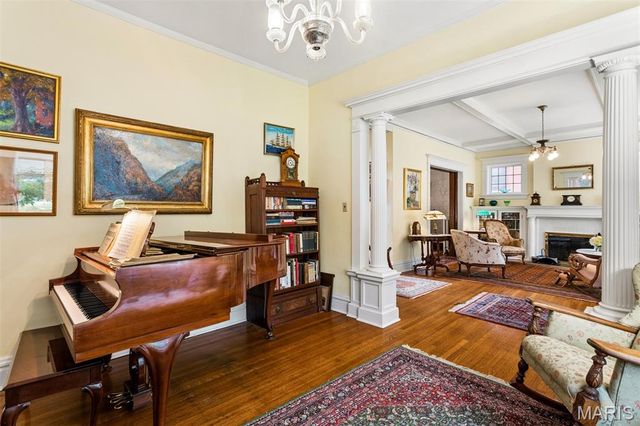 6157 Kingsbury Avenue, St Louis, MO 63112
