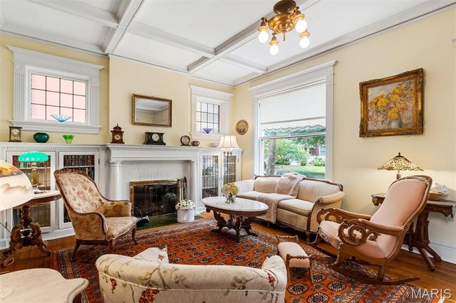 6157 Kingsbury Avenue, St Louis, MO 63112