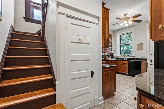 6157 Kingsbury Avenue, St Louis, MO 63112
