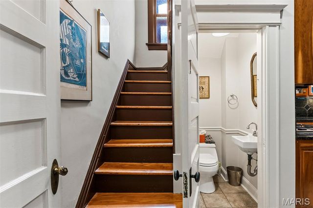 6157 Kingsbury Avenue, St Louis, MO 63112