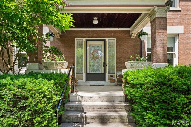 6157 Kingsbury Avenue, St Louis, MO 63112