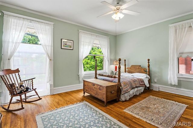 6157 Kingsbury Avenue, St Louis, MO 63112