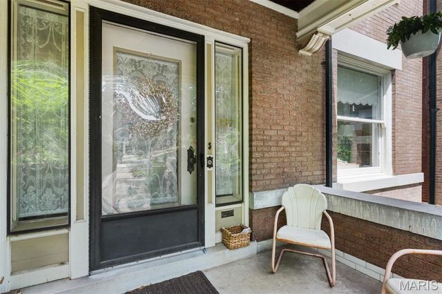 6157 Kingsbury Avenue, St Louis, MO 63112