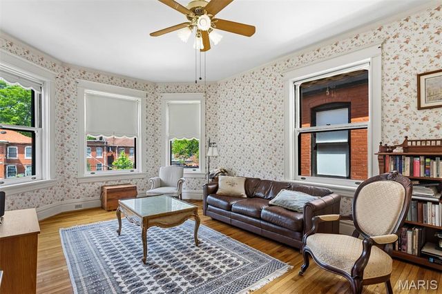 6157 Kingsbury Avenue, St Louis, MO 63112