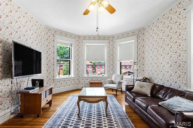 6157 Kingsbury Avenue, St Louis, MO 63112