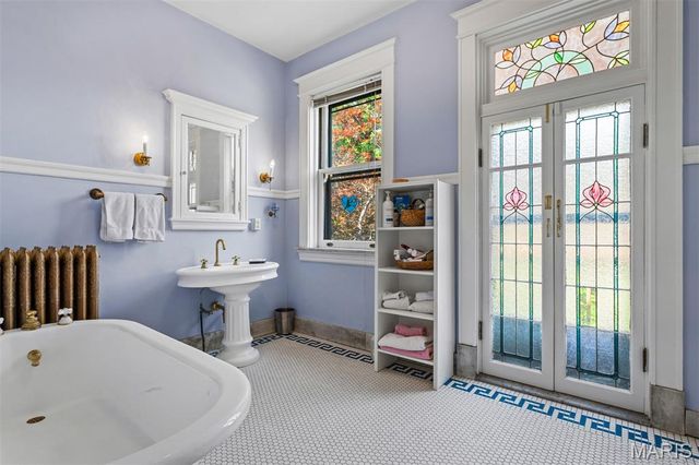 6157 Kingsbury Avenue, St Louis, MO 63112