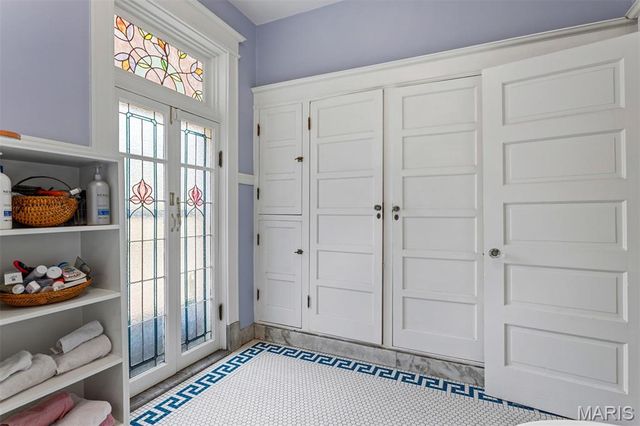 6157 Kingsbury Avenue, St Louis, MO 63112