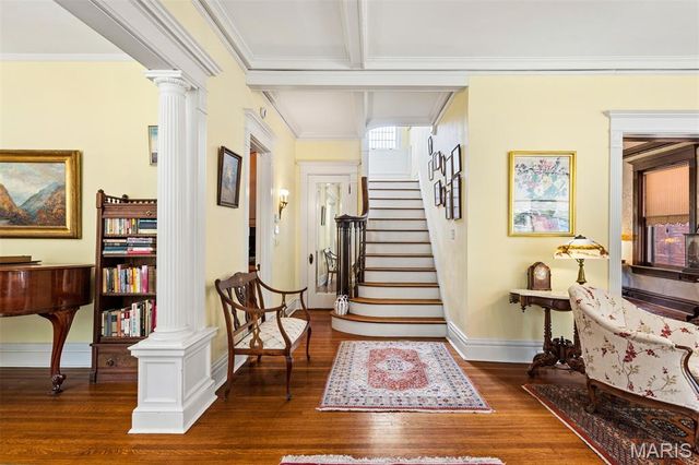 6157 Kingsbury Avenue, St Louis, MO 63112