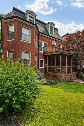 6157 Kingsbury Avenue, St Louis, MO 63112