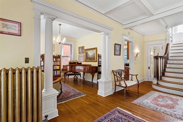6157 Kingsbury Avenue, St Louis, MO 63112