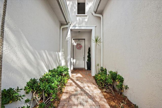 2023 Graden Drive, Palm Beach Gardens, FL 33410