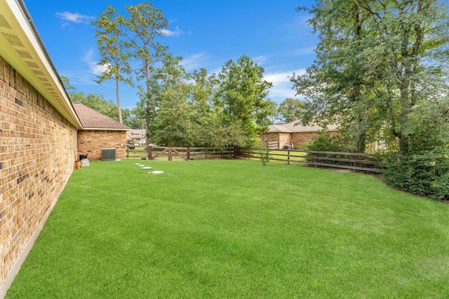 9123 Sierra Del Carmen, Conroe, TX 77303