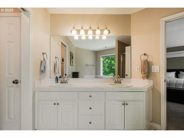 11107 Sw FLORES St, Wilsonville, OR 97070