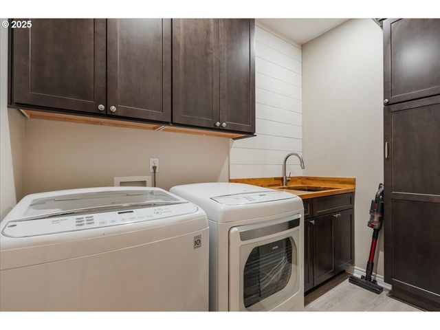 11107 Sw FLORES St, Wilsonville, OR 97070