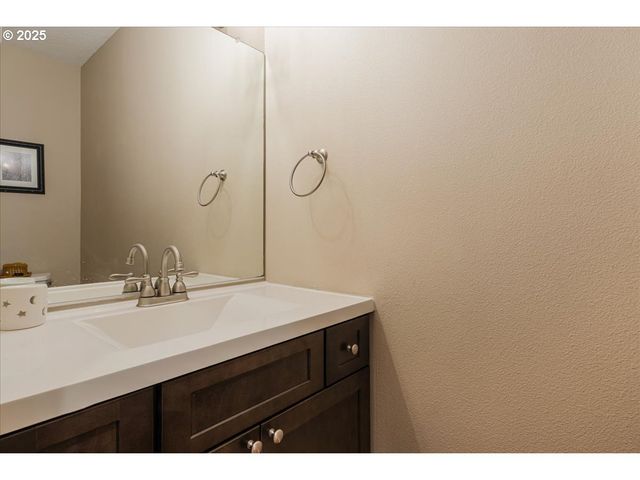 11107 Sw FLORES St, Wilsonville, OR 97070