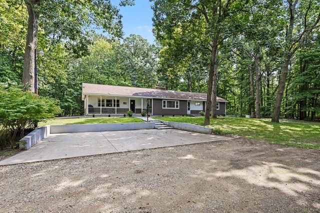 12537 S Wolcott, Sawyer, MI 49125
