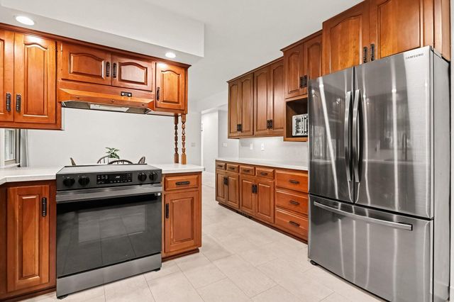 12537 S Wolcott, Sawyer, MI 49125