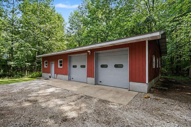 12537 S Wolcott, Sawyer, MI 49125