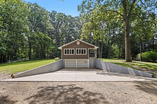 12537 S Wolcott, Sawyer, MI 49125