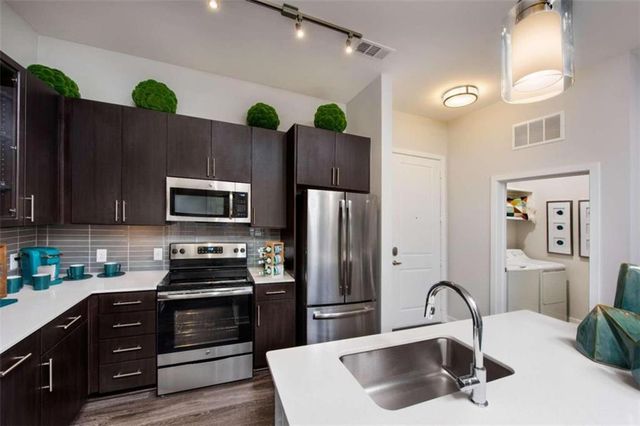 1490 W Ernest Barrett W Parkway 423, Kennesaw, GA 30152