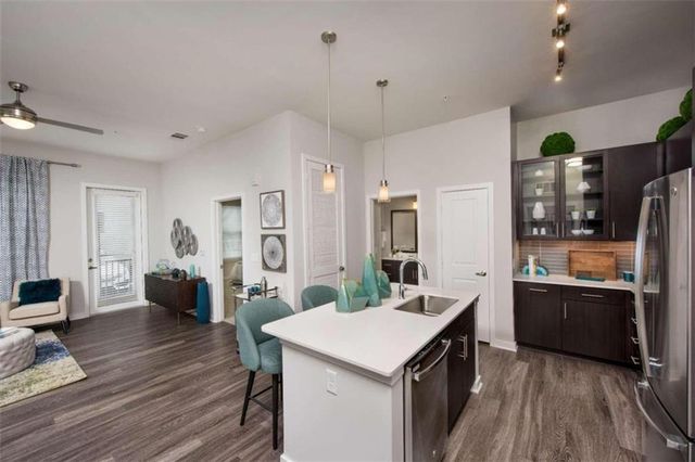 1490 W Ernest Barrett W Parkway 423, Kennesaw, GA 30152