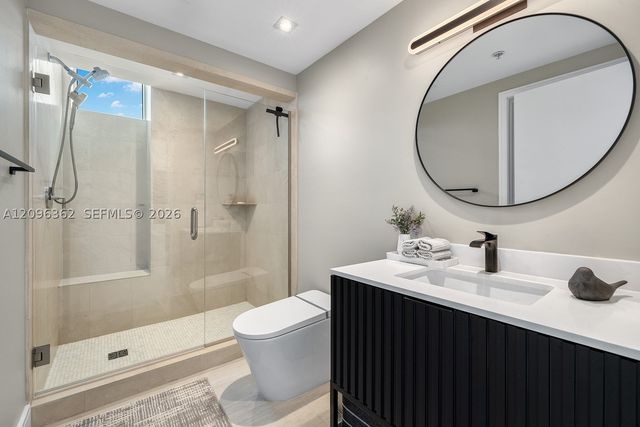 3801 Collins Ave 2006, Miami Beach, FL 33140