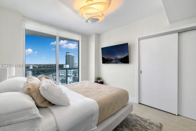 3801 Collins Ave 2006, Miami Beach, FL 33140