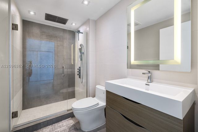 3801 Collins Ave 2006, Miami Beach, FL 33140