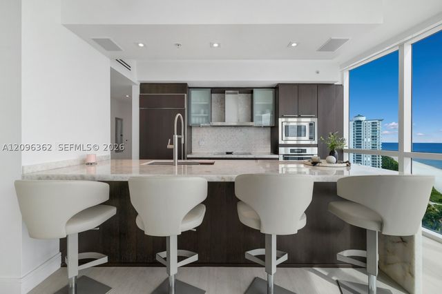 3801 Collins Ave 2006, Miami Beach, FL 33140