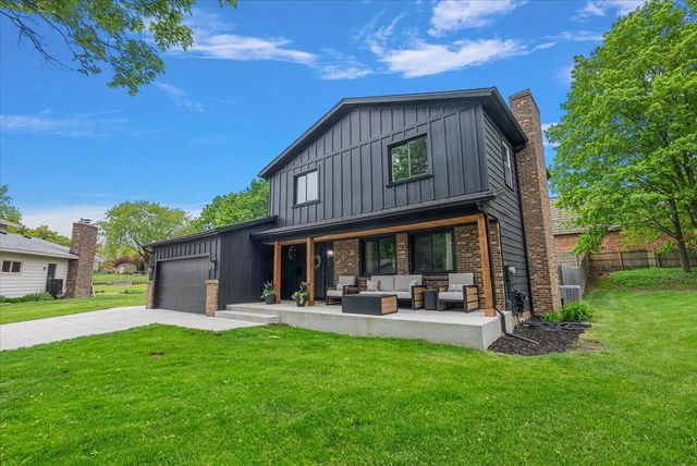 1944 Lenawee Road SE, Grand Rapids, MI 49506