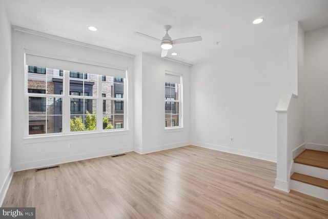 7332 BLADE DR, Falls Church, VA 22042