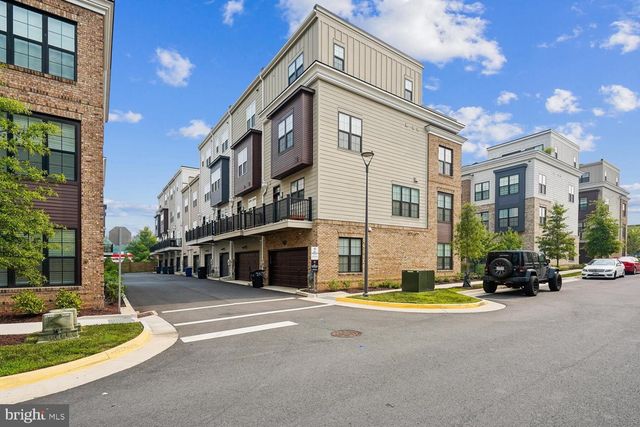 7332 BLADE DR, Falls Church, VA 22042