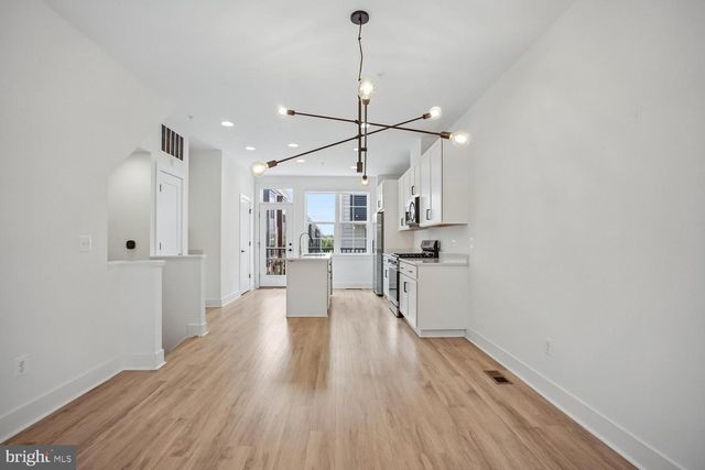 7332 BLADE DR, Falls Church, VA 22042