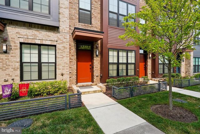 7332 BLADE DR, Falls Church, VA 22042