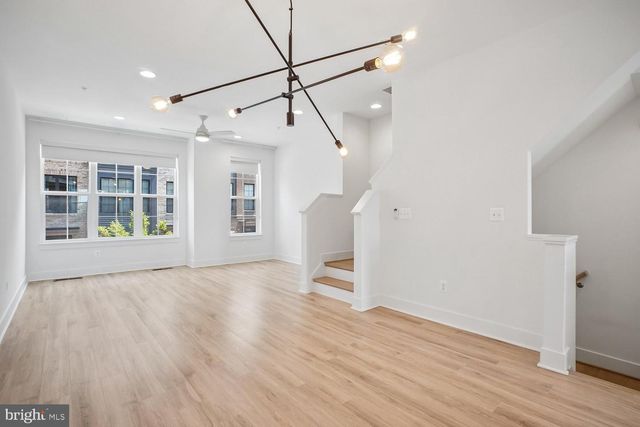 7332 BLADE DR, Falls Church, VA 22042