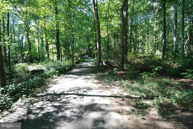 7332 BLADE DR, Falls Church, VA 22042