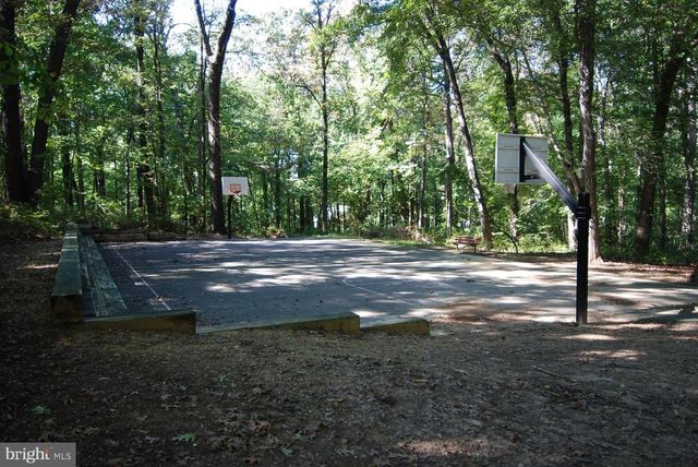 7332 BLADE DR, Falls Church, VA 22042