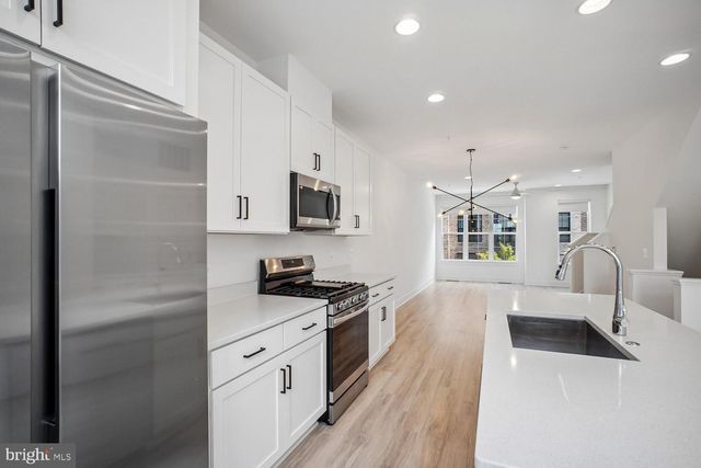 7332 BLADE DR, Falls Church, VA 22042