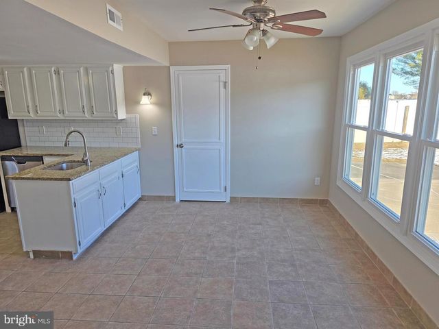 17 STAYMAN LN, Sewell, NJ 08080