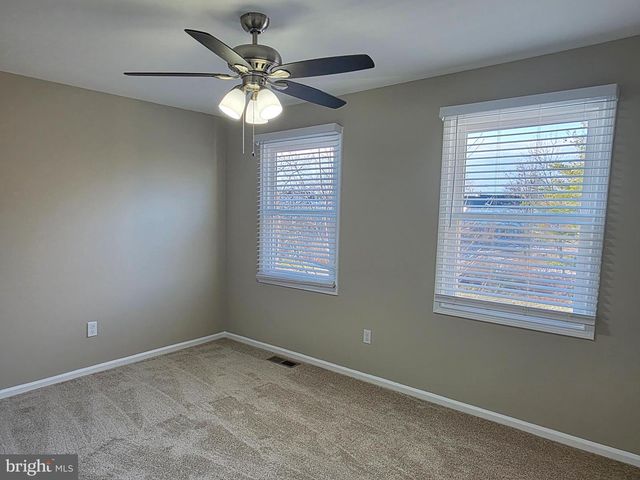 17 STAYMAN LN, Sewell, NJ 08080