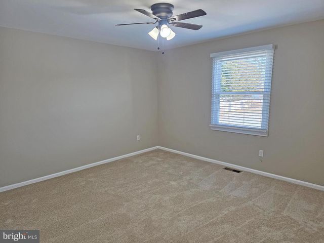 17 STAYMAN LN, Sewell, NJ 08080