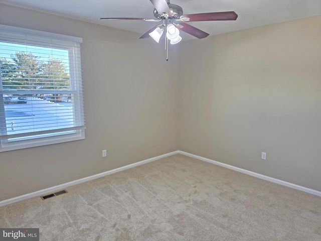 17 STAYMAN LN, Sewell, NJ 08080