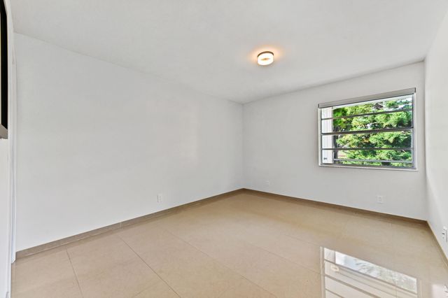 471 Capri J Drive, Delray Beach, FL 33484