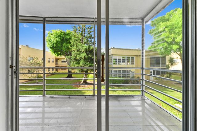 471 Capri J Drive, Delray Beach, FL 33484