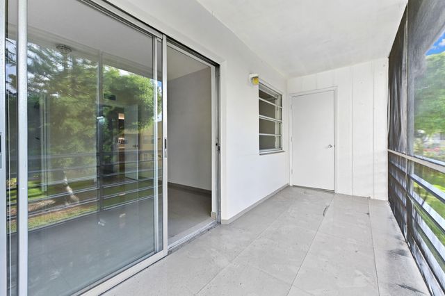 471 Capri J Drive, Delray Beach, FL 33484